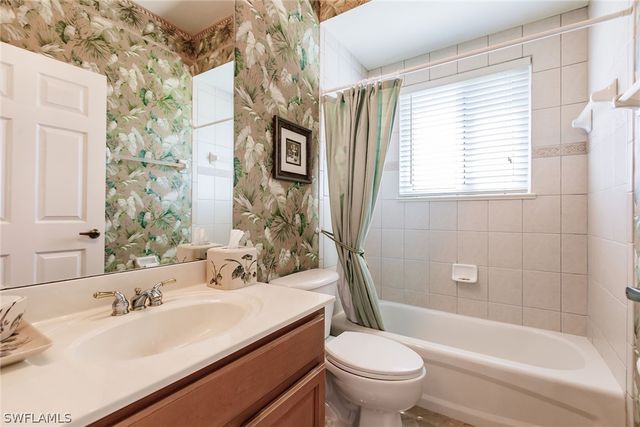 7859 Berkshire Pines DR, Naples, FL 34104