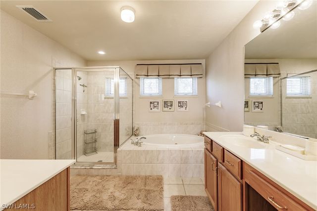 7859 Berkshire Pines DR, Naples, FL 34104