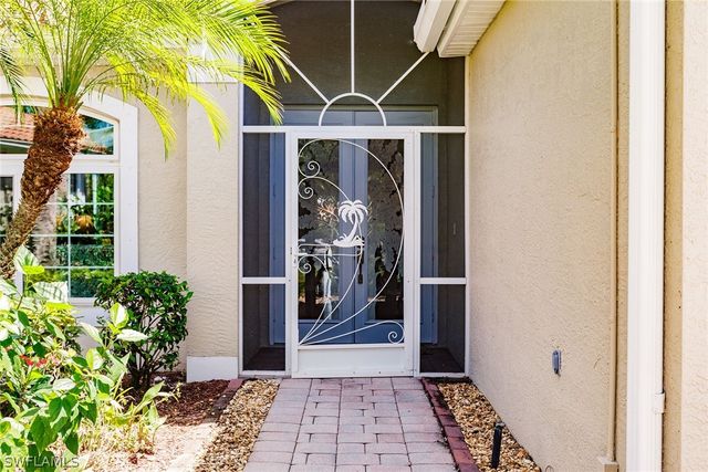 7859 Berkshire Pines DR, Naples, FL 34104