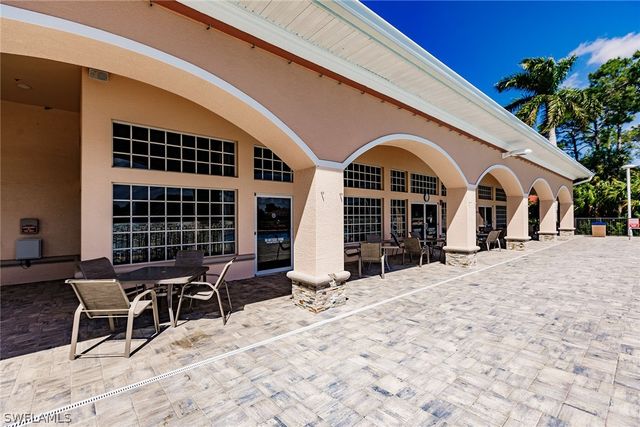 7859 Berkshire Pines DR, Naples, FL 34104