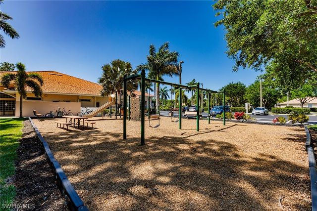 7859 Berkshire Pines DR, Naples, FL 34104