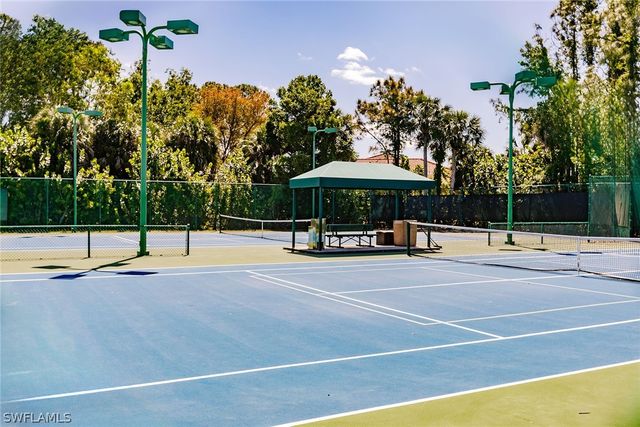 7859 Berkshire Pines DR, Naples, FL 34104