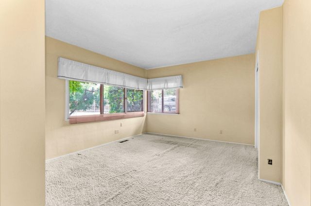 616 Cheryl Lane, Phoenix, OR 97535