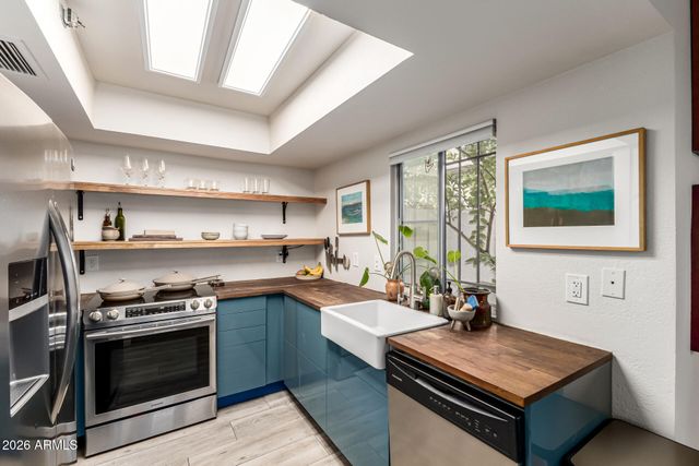 100 E FILLMORE Street 113, Phoenix, AZ 85004