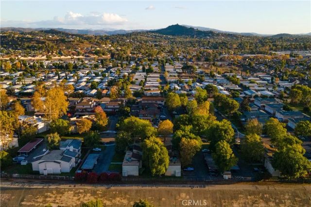 2536 White Oak 2, Escondido, CA 92027