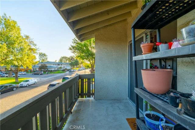 2536 White Oak 2, Escondido, CA 92027