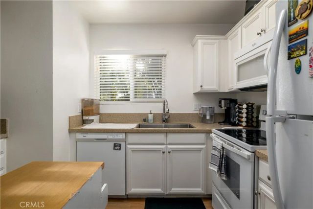 2536 White Oak 2, Escondido, CA 92027