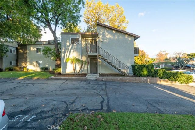 2536 White Oak 2, Escondido, CA 92027