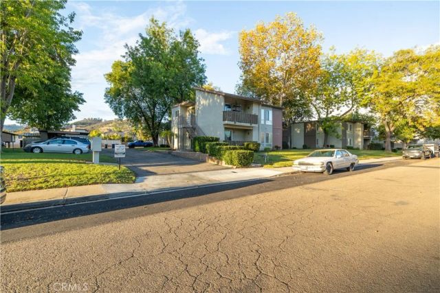 2536 White Oak 2, Escondido, CA 92027