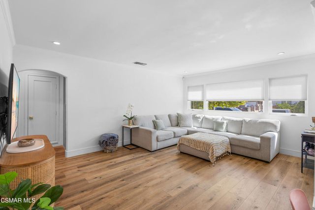 7039 Sylvia Avenue, Reseda, CA 91335