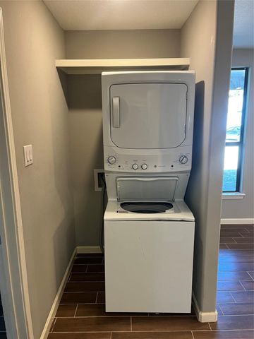 18222 Bonnie Alice Drive B, Montgomery, TX 77316