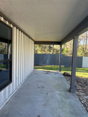 18222 Bonnie Alice Drive B, Montgomery, TX 77316