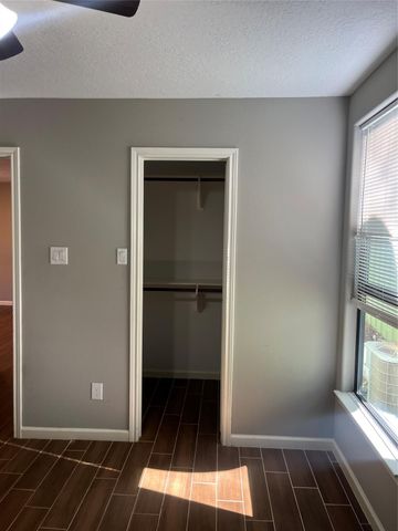 18222 Bonnie Alice Drive B, Montgomery, TX 77316