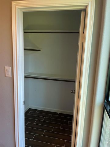 18222 Bonnie Alice Drive B, Montgomery, TX 77316