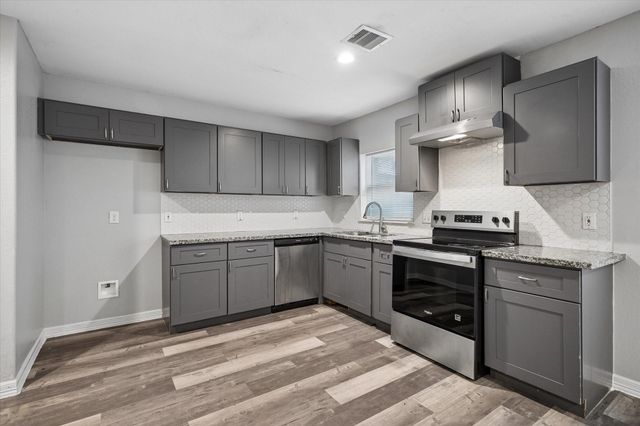 1894 Dolly Wright Street, Houston, TX 77088