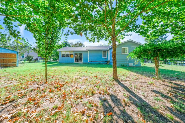 508 Smith Street, Como, TX 75431