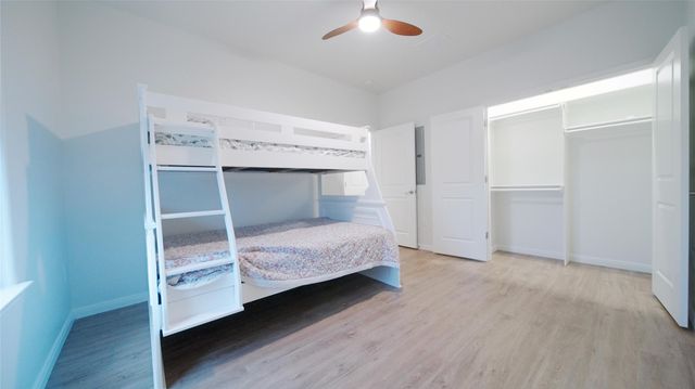 1342 Sapphire Palms Court, Dickinson, TX 77539