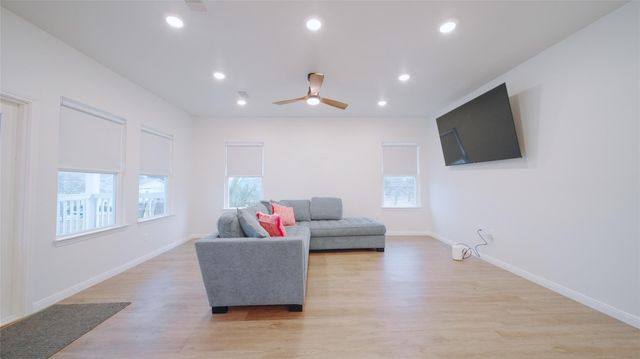 1342 Sapphire Palms Court, Dickinson, TX 77539