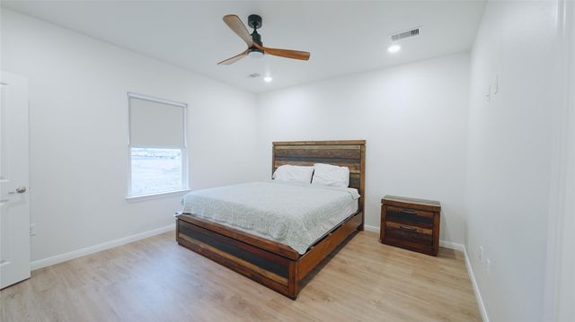 1342 Sapphire Palms Court, Dickinson, TX 77539