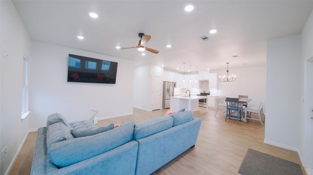 1342 Sapphire Palms Court, Dickinson, TX 77539