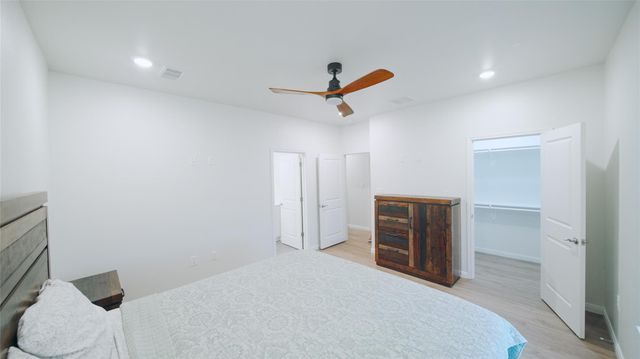 1342 Sapphire Palms Court, Dickinson, TX 77539