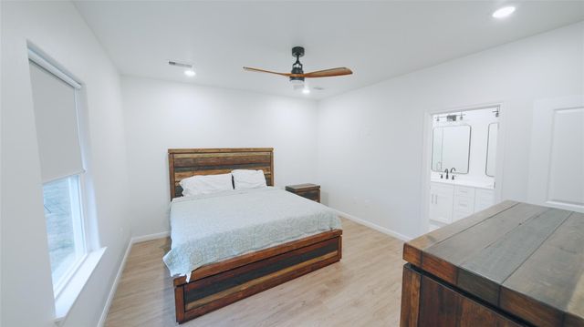 1342 Sapphire Palms Court, Dickinson, TX 77539