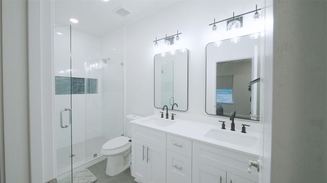 1342 Sapphire Palms Court, Dickinson, TX 77539