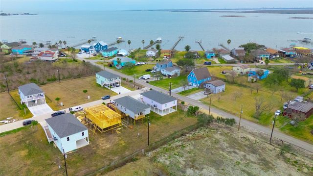 1342 Sapphire Palms Court, Dickinson, TX 77539