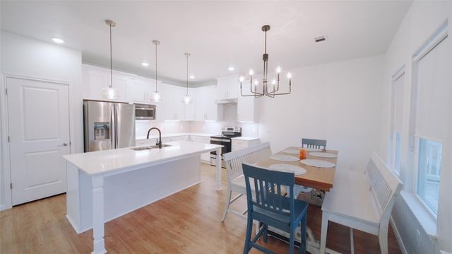 1342 Sapphire Palms Court, Dickinson, TX 77539