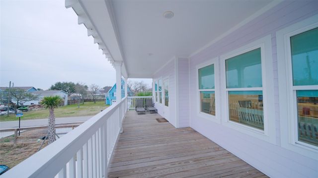 1342 Sapphire Palms Court, Dickinson, TX 77539