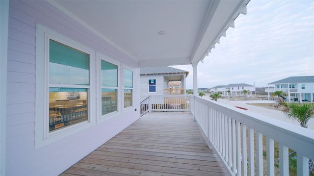 1342 Sapphire Palms Court, Dickinson, TX 77539