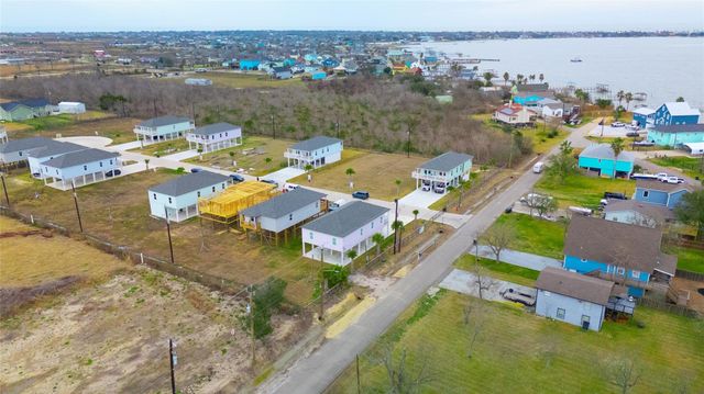 1342 Sapphire Palms Court, Dickinson, TX 77539