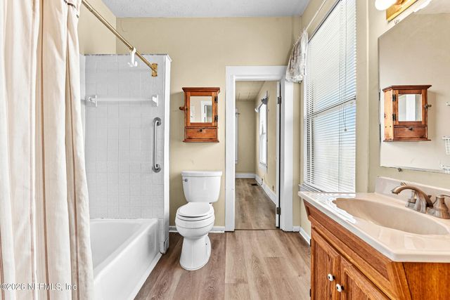 2500 COMMUNITY Road, Jacksonville, FL 32207