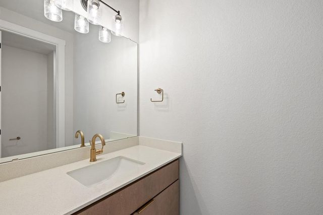221 McMillian Drive, Liberty Hill, TX 78642