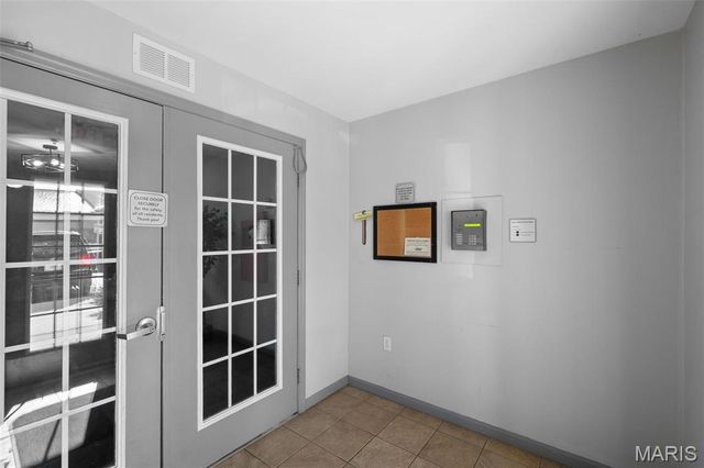 1 Monarch Trace Court 307, Chesterfield, MO 63017