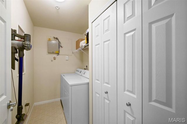 1 Monarch Trace Court 307, Chesterfield, MO 63017