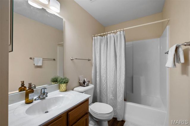 1 Monarch Trace Court 307, Chesterfield, MO 63017