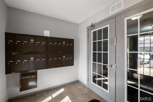 1 Monarch Trace Court 307, Chesterfield, MO 63017