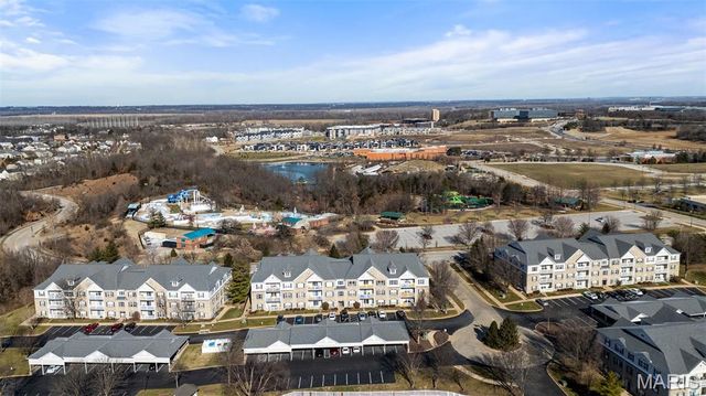 1 Monarch Trace Court 307, Chesterfield, MO 63017