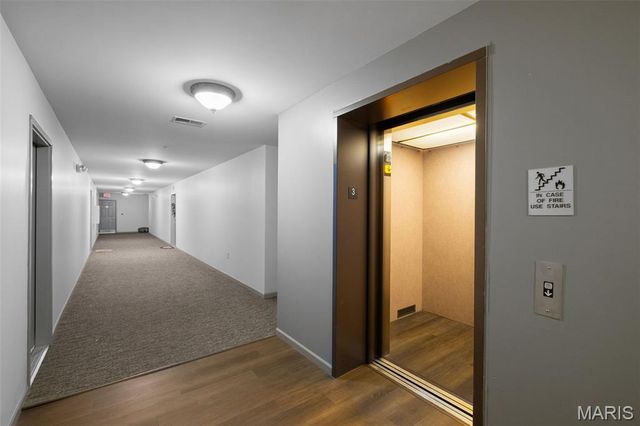 1 Monarch Trace Court 307, Chesterfield, MO 63017