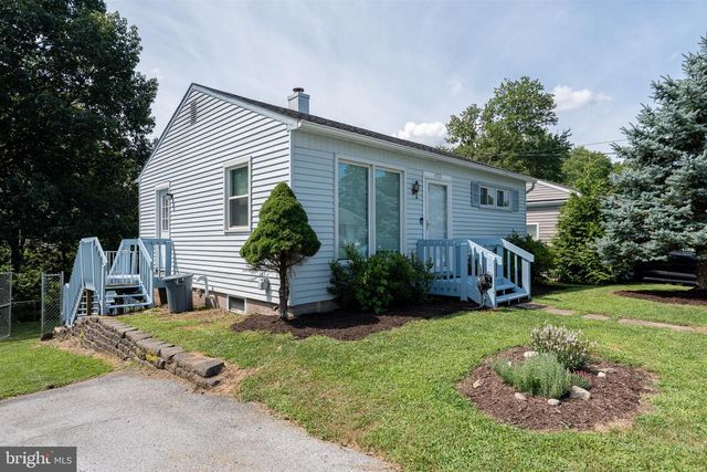 4713 HILLSIDE RD, Harrisburg, PA 17109