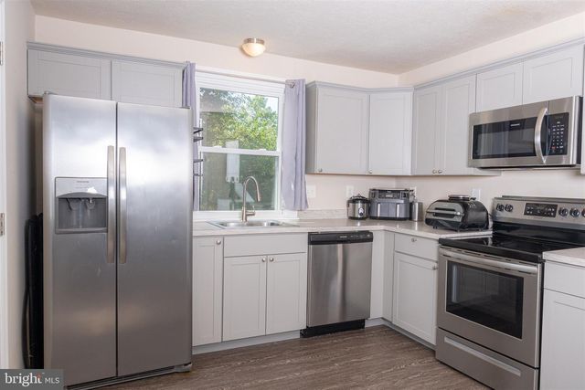 4713 HILLSIDE RD, Harrisburg, PA 17109