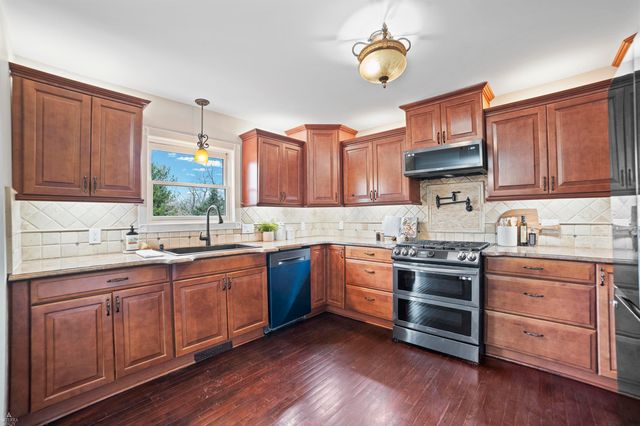 997 N Conklin Road, Lake Orion, MI 48362