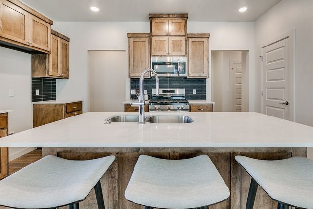 11709 SW 47th Street, Mustang, OK 73064