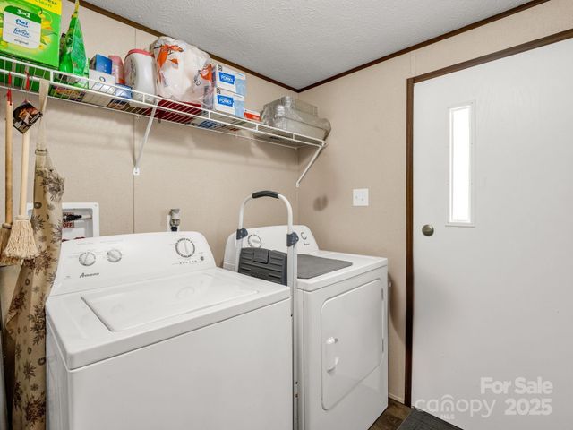 221 Turkey Pen Gap Road, Horse Shoe, NC 28742