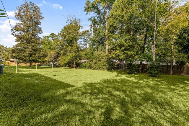 10465 Royal York Drive, Conroe, TX 77303