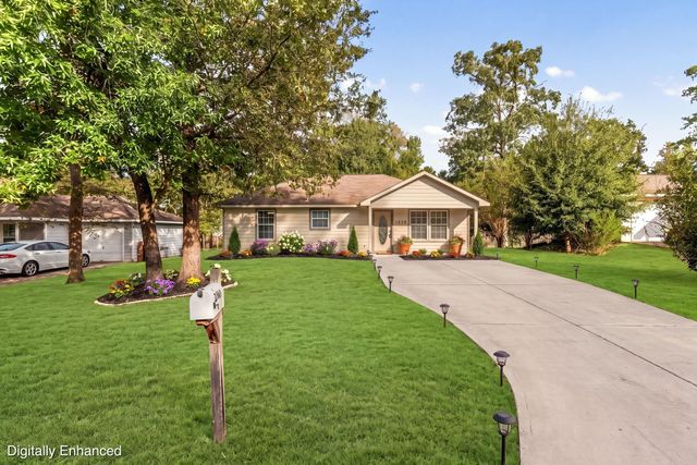 10465 Royal York Drive, Conroe, TX 77303