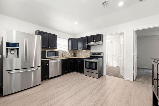 10465 Royal York Drive, Conroe, TX 77303