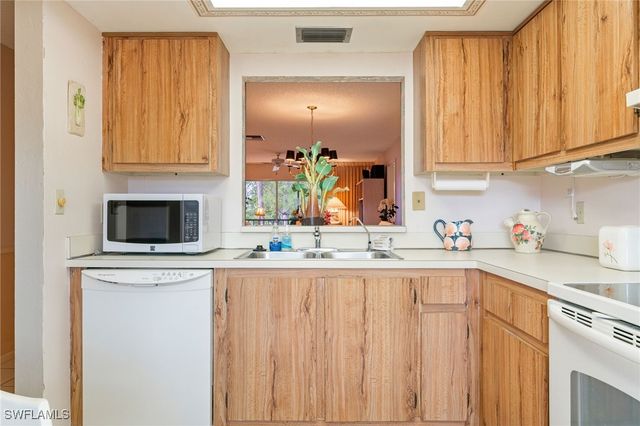7086 Nantucket CIR 6, North Fort Myers, FL 33917