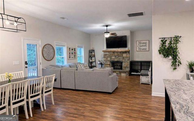 101 Fenwick Manor Drive, Lagrange, GA 30241